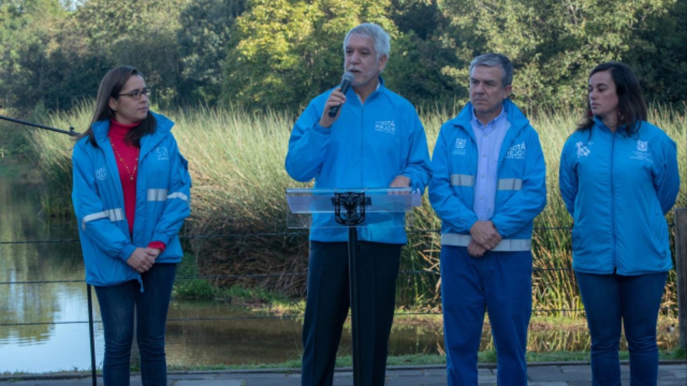 La Alcaldía ha retirado más de 25.000 toneladas de residuos de construcción y escombros de los humedales de la ciudad 