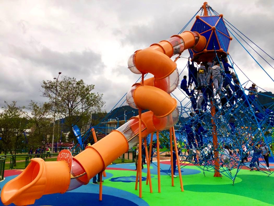 Imagen de un juego de niños en el Parque Tercer Milenio