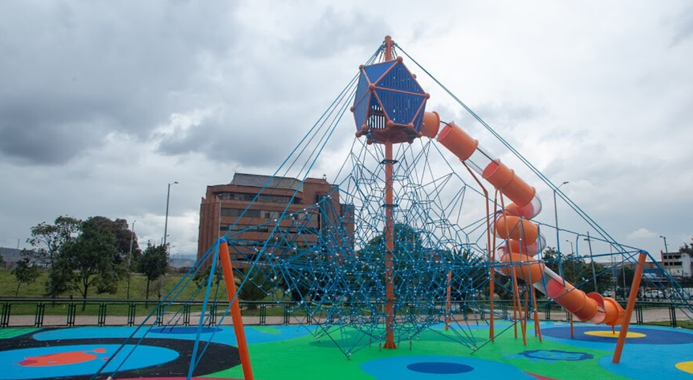 Detalle de una de las atracciones infantiles del parque Tercer Milenio.