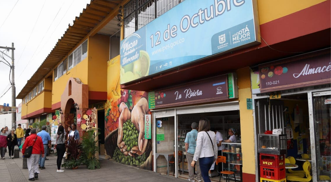 Plano general de la entrada a la plaza de mercado del 12 de octubre.