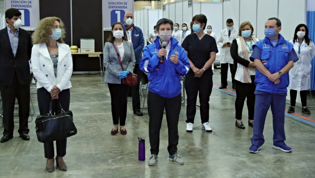 Claudia López in the launching of the Corferias hospital center.