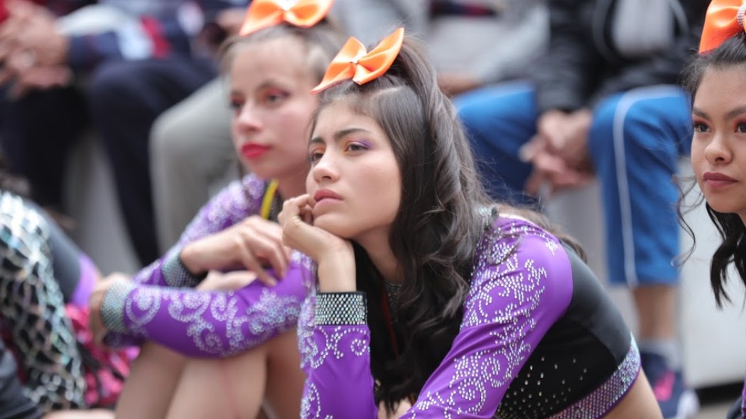 Mujeres en evento público.