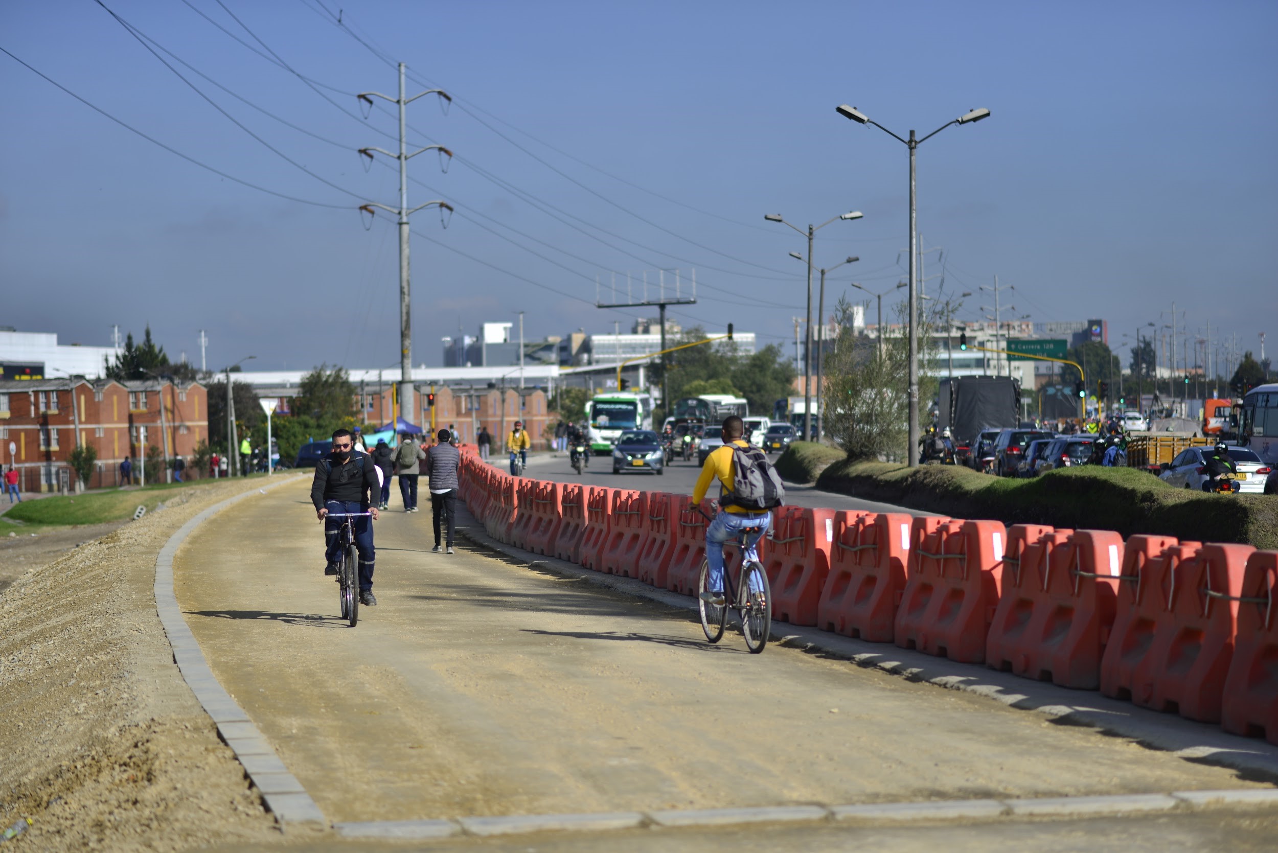 Primer tramo de la ciclorruta de la calle 13 finalizado