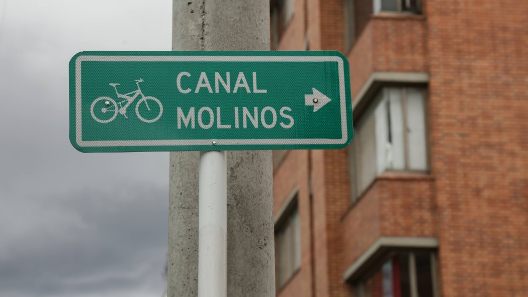 Foto de señalización que conduce al Canal Molinos.