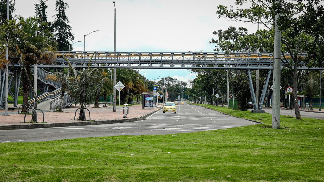 Calle vacía en Bogotá