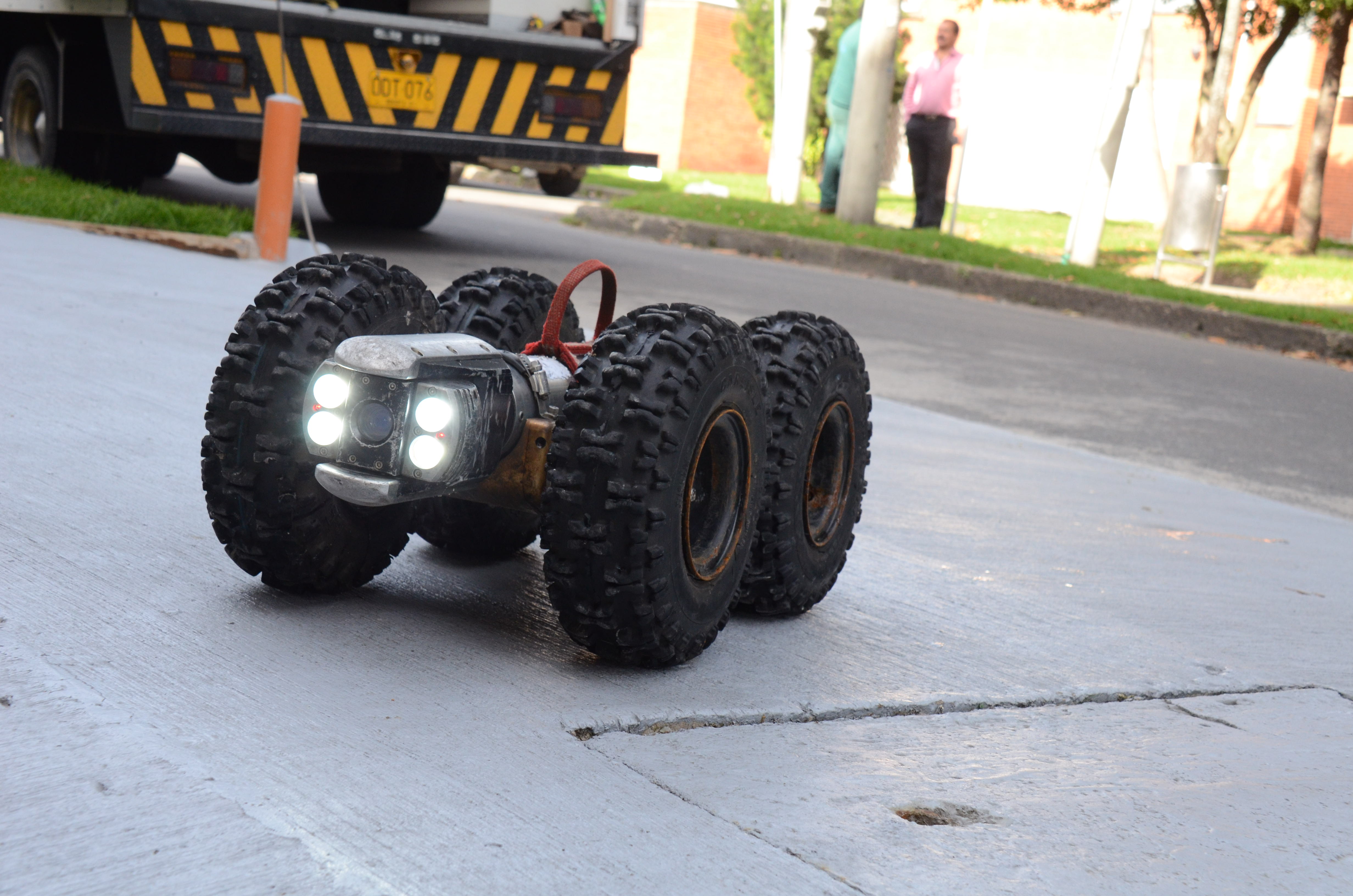 Los “Pipe Rangers” pueden bajar de 100 a 120 metros. Foto: Empresa de Acueducto y Alcantarillado de Bogotá