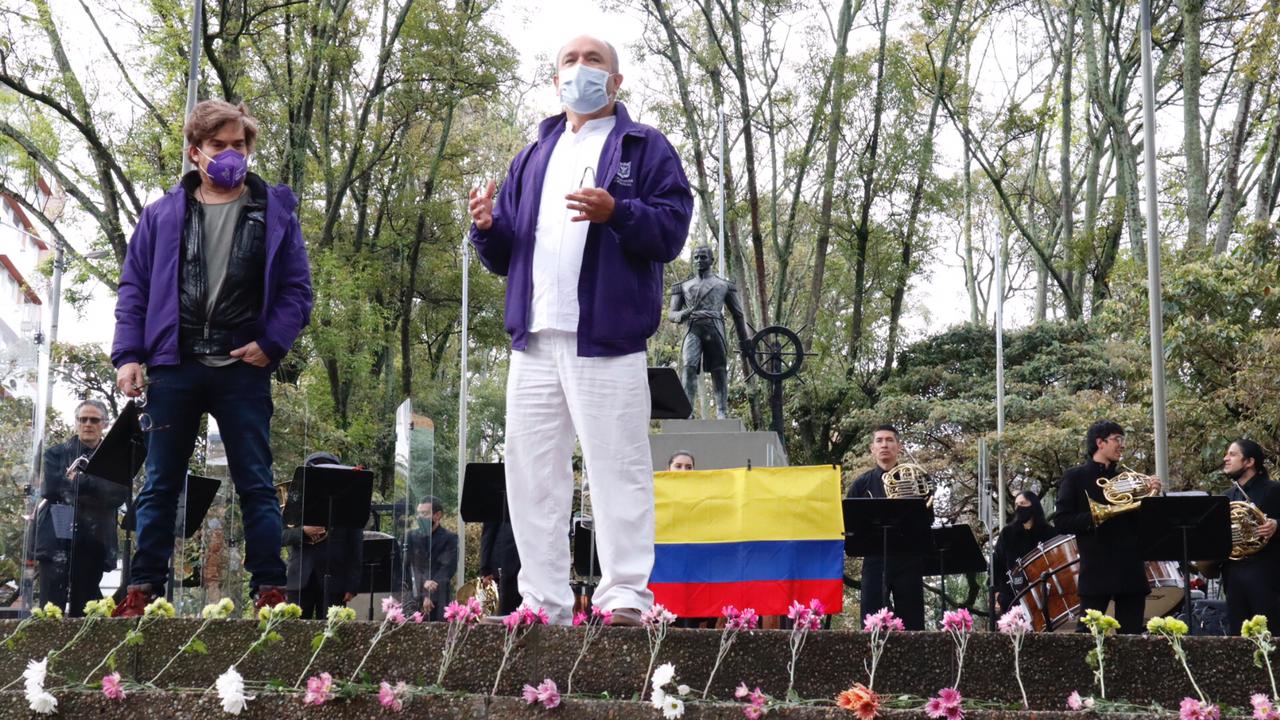 Concierto de la Orquesta Filarmónica Bogotá en el Park Way, como mensaje a la NO violencia. FOTO: Kike Barona- OFB