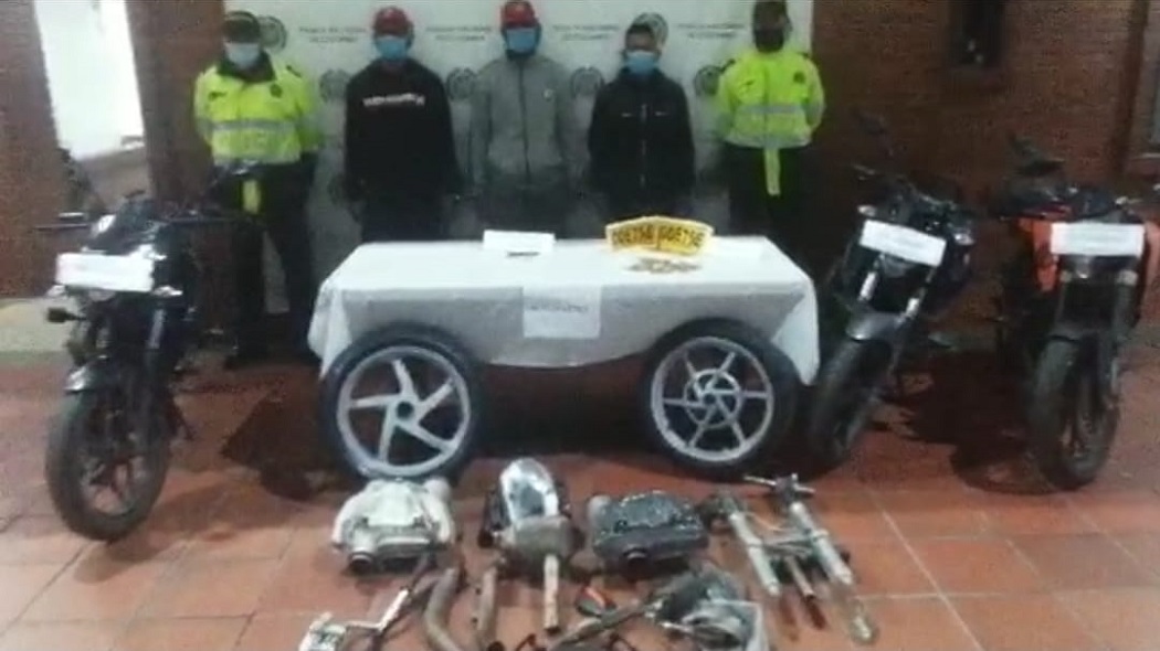 En el sitio donde fue hallada la motocicleta también se encontraron otras dos motos que habían sido hurtadas y autopartes.