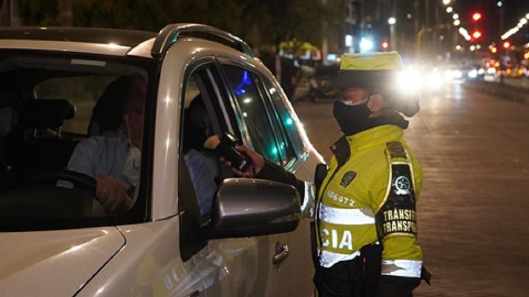 El llamado de las autoridades es a no estacionar en sitios prohibidos, reducir la velocidad y respetar las normas de tránsito.