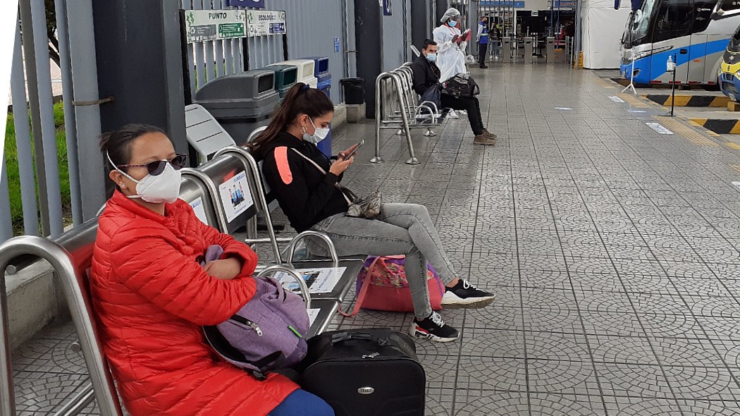 Personas en la Terminal.