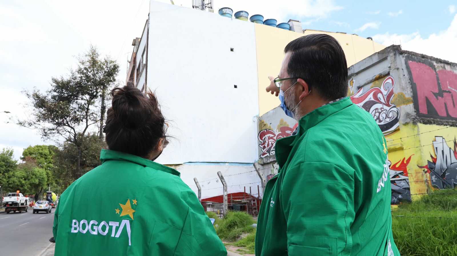 Los ciudadanos que requieran utilizar cualquier elemento de publicidad exterior, que trabajen o contraten este tipo de servicio deben registrar los elementos ante la Secretaría de Ambiente. Foto: Secretaría Ambiente. 