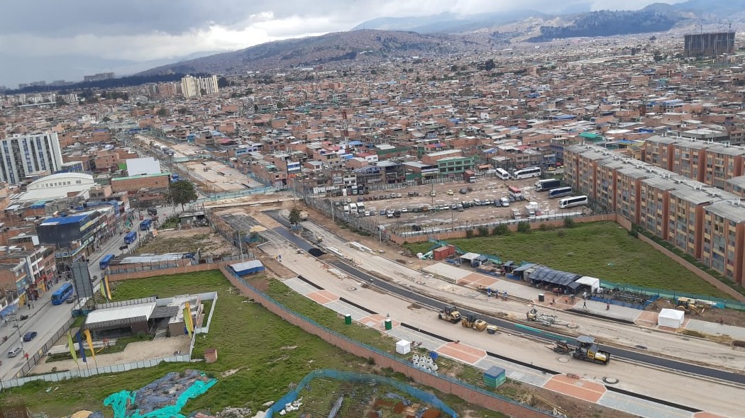 Foto panorámica de la avenida Guayacanes.