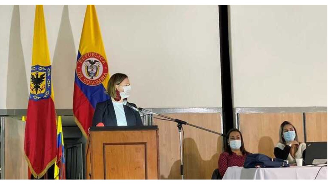 La secretaria de Ambiente, Carolina Urrutia, en su intervención en la sesión del Concejo para atender asuntos de las localidades frente a temáticas incluidas en el proyecto de POT. Foto: Secretaría de Ambiente.