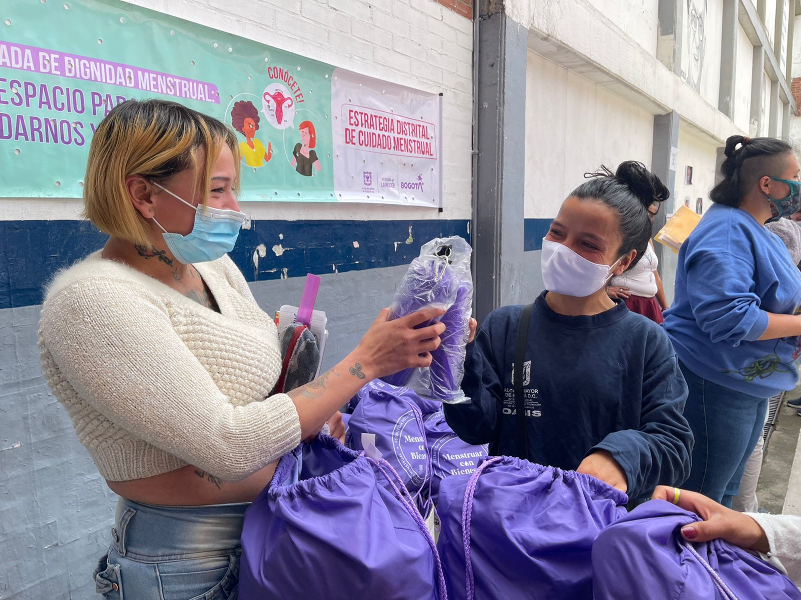 A la fecha se han realizado más de 20 ciclos de Educación Menstrual para ciudadanas que habitan o están en riesgo de habitar la calle. Foto: Secretaria de la Mujer