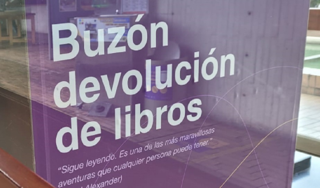 El buzón externo de devolución de material bibliográfico lo encontrarás en cinco puntos de la ciudad. Foto: BibloRed.