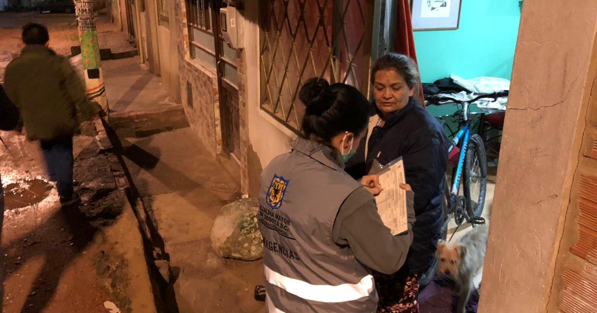 Distrito entrega ayudas a personas afectadas por la ola invernal 