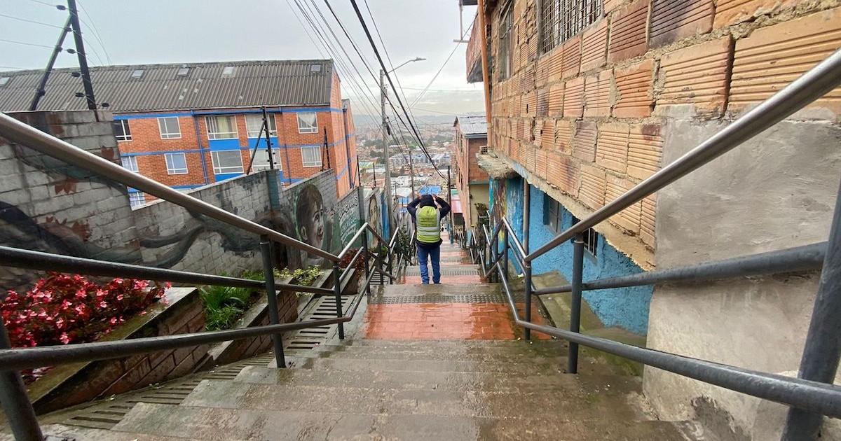 Caja de Vivienda Popular mejora barrios en Usaquén con vías y andenes 