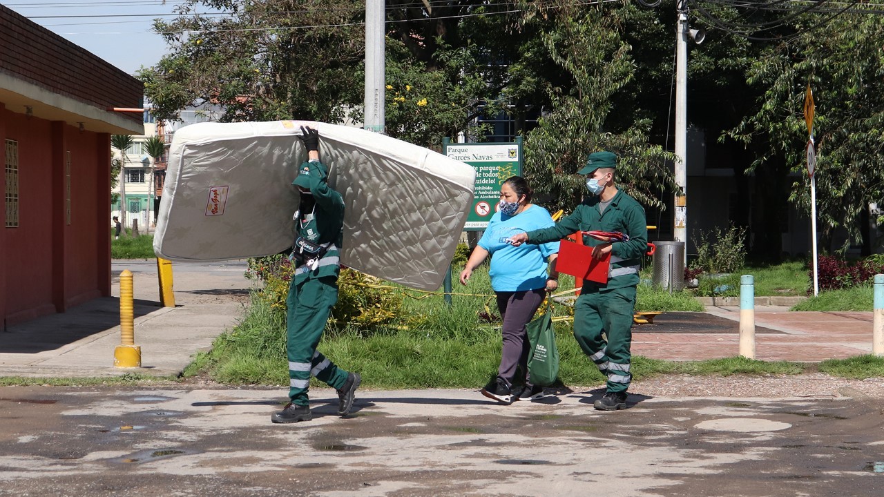 Conoce el proceso para deshacerte de residuos voluminosos en Bogotá