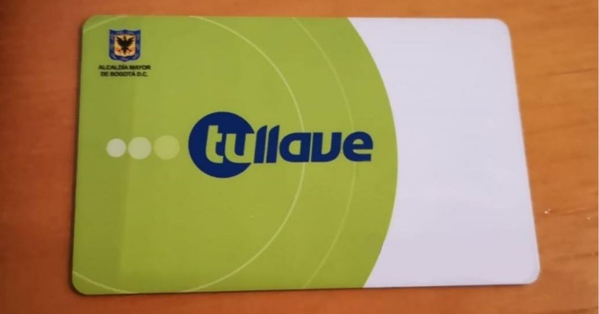 ¿Se puede personalizar la Tarjeta TuLlave con tarjeta de identidad?