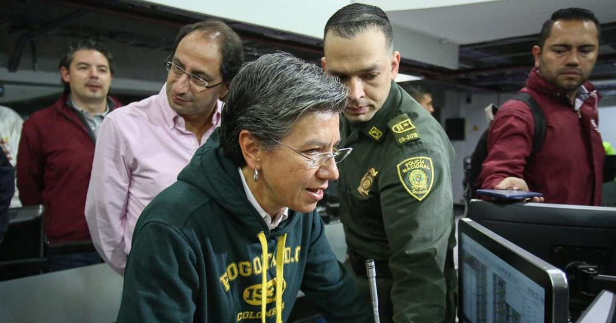 Alcaldesa agradece a policía y gestores por labor para elecciones