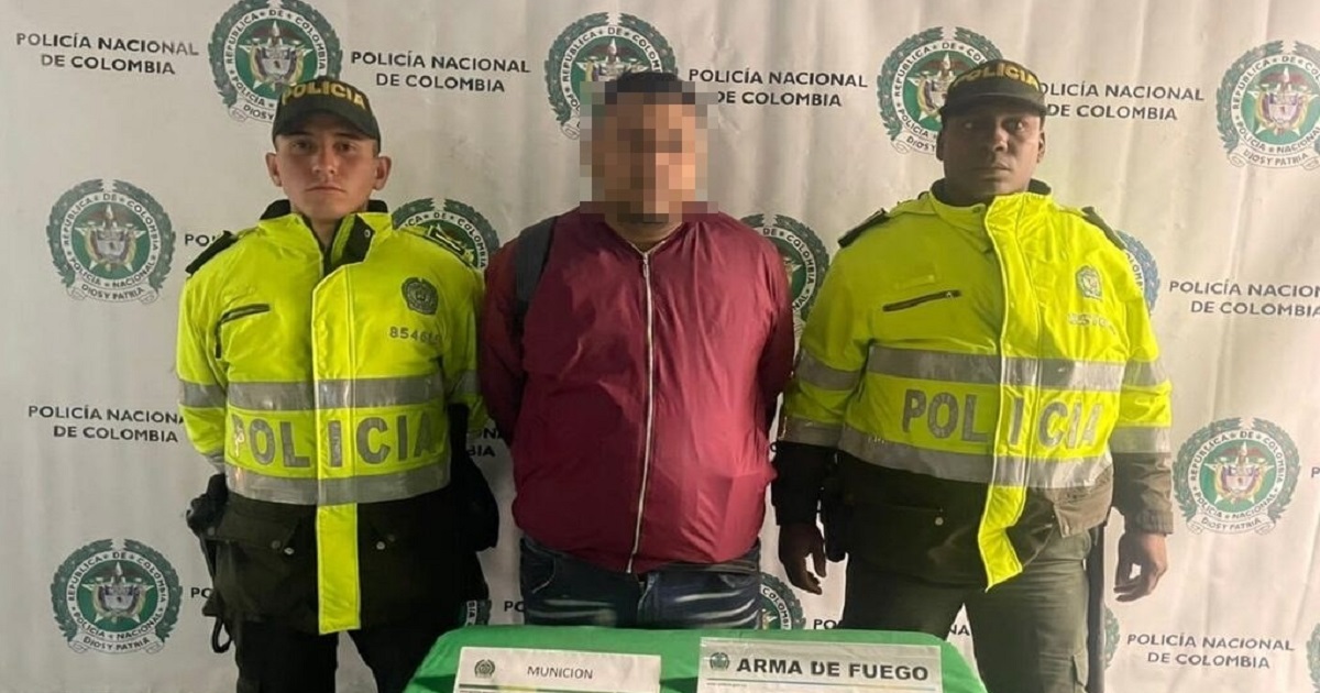 La Policía de Engativá capturó a un hombre que tenía un revólver 