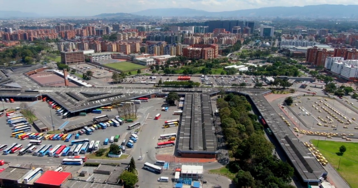 Terminal Transporte de Bogotá y declaración del Palacio de Buckingham