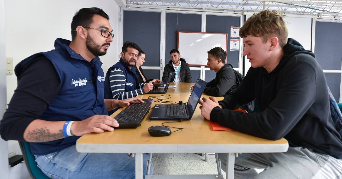 19.419 personas entraron al mercado laboral de Bogotá con Empleo Joven