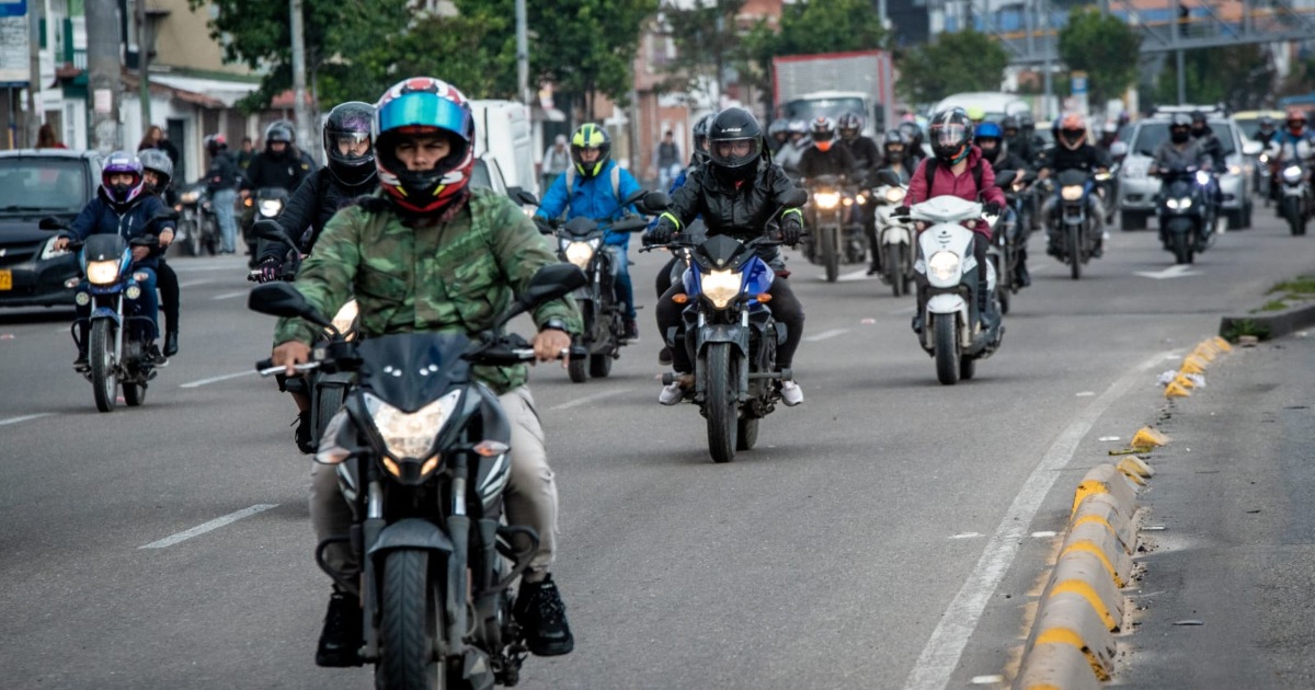 Requisitos para renovar la licencia de conducción para moto en Bogotá