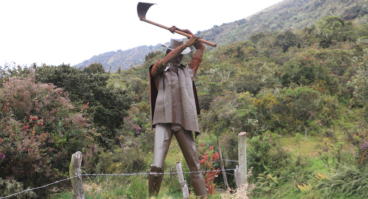 Beca del Portafolio Distrital de Estímulos para monumento en Sumapaz