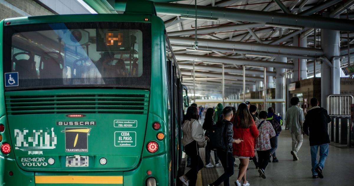 ¿Cómo consultar horarios de días festivos de las rutas alimentadoras?