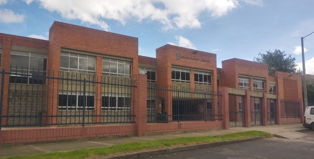 Fotos antes y despues de mejoras en el colegio Rodolfo Llinás 