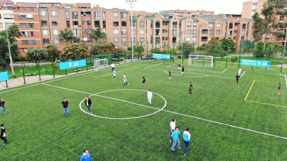 Pasos sencillos para poder apartar una cancha de fútbol en Bogotá 