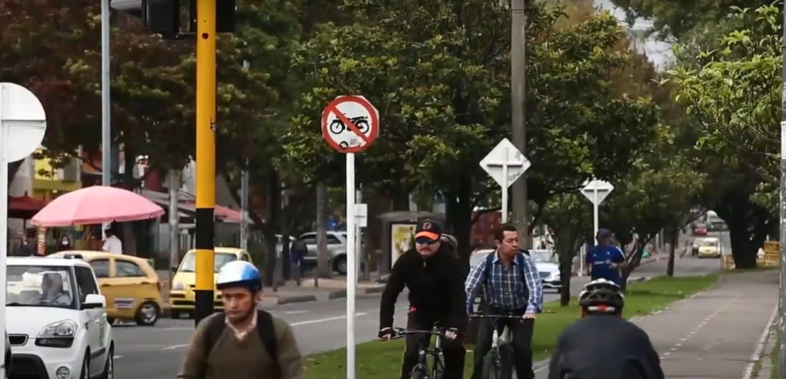 Uno de los tramos de los cientos de km de ciclorruta que tiene Bogotá 