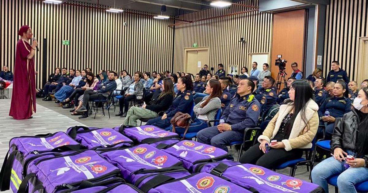 Así es la atención primaria de Bomberos a víctimas de ataques químicos