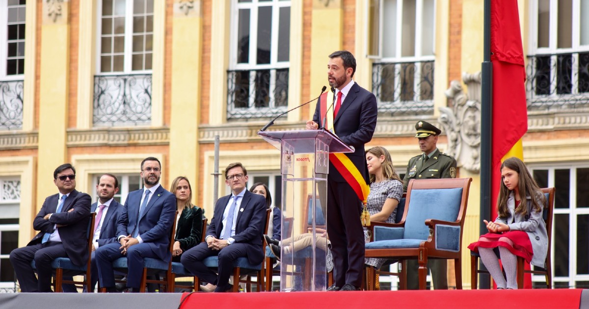 Tenemos 4 años para volver a mirar a Bogotá con orgullo y amor: Carlos Galán