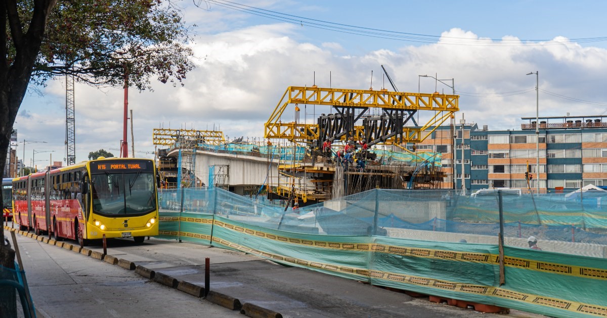 Avances de infraestructura en intersección de calle 100 con av Suba