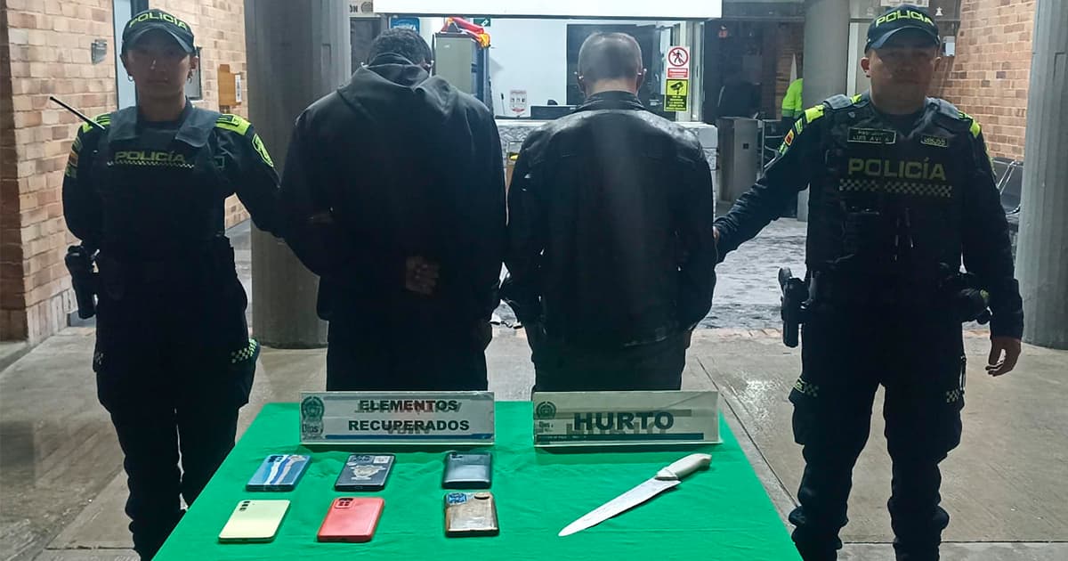 Capturados dos hombres que hurtaban en parques ¡Uno de ellos tenía brazalete!