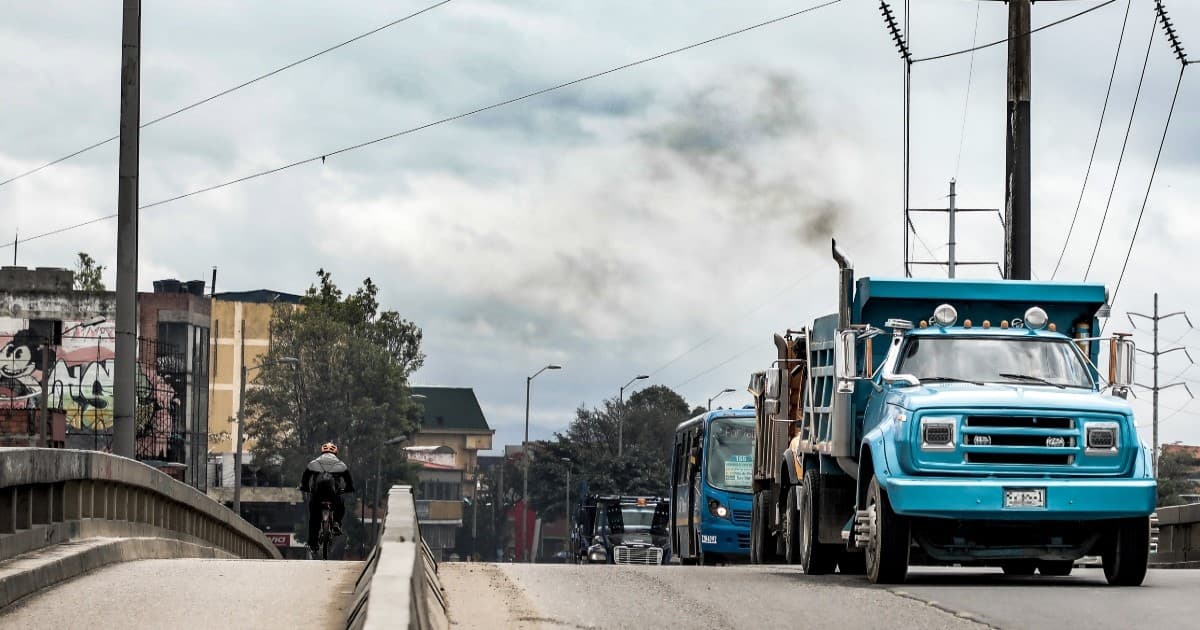 Pico y placa para vehículos de carga 1 al 30 de abril 2024 en Bogotá