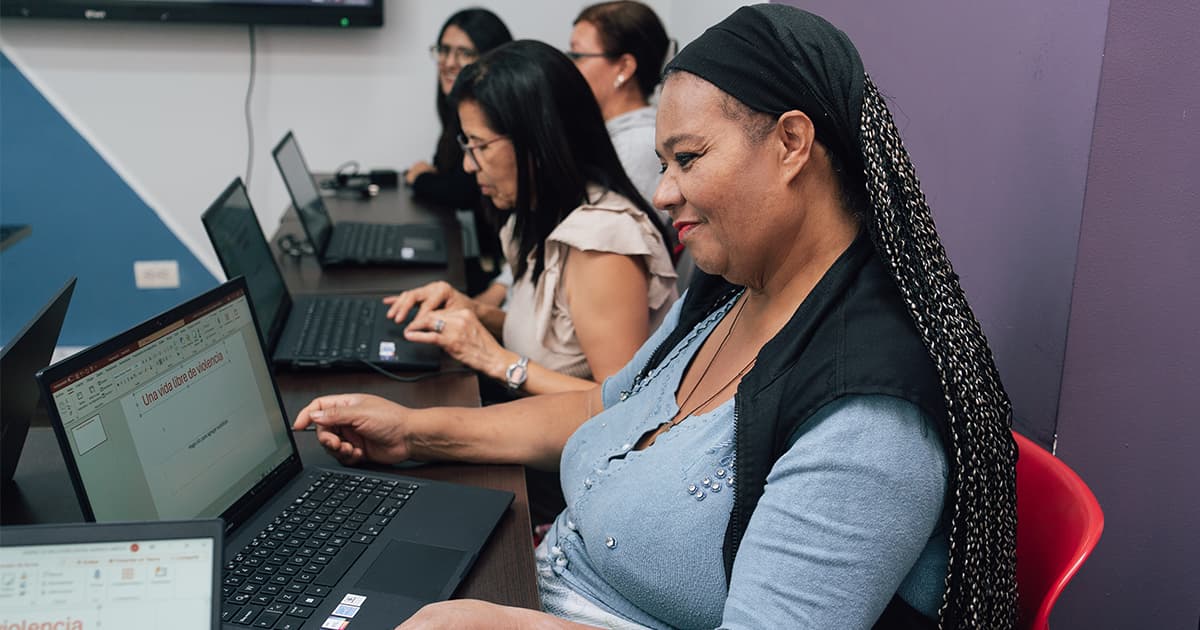 Inscríbete al curso gratuito con enfoque étnico para mujeres en Bogotá 