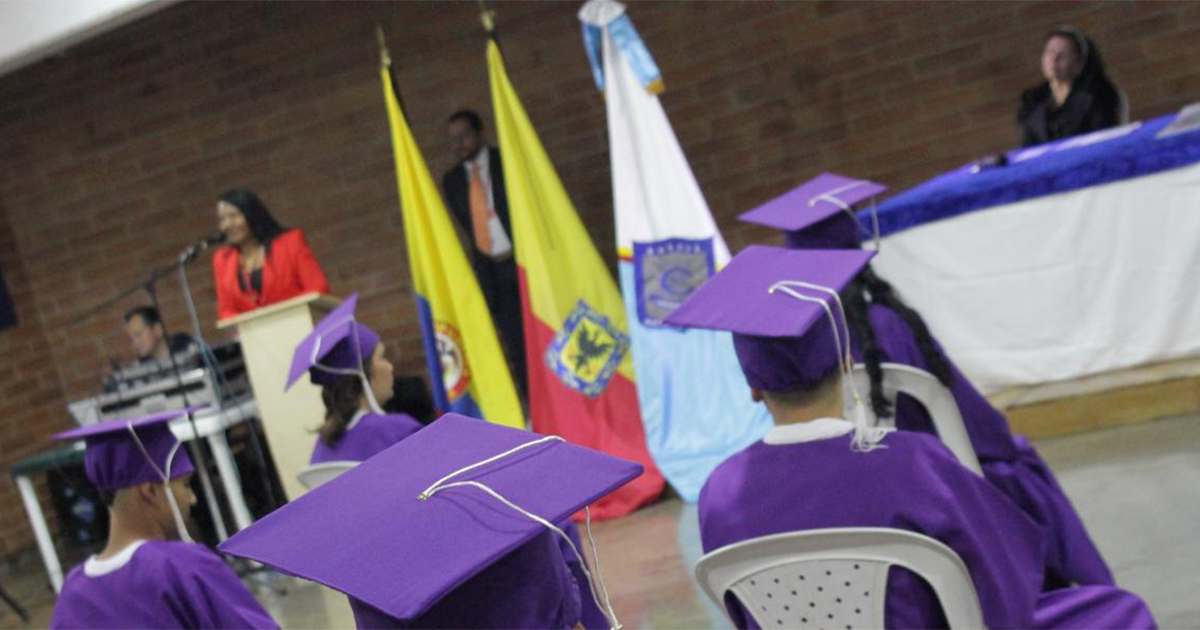 Nueve privados de la libertad terminaron su bachillerato en la Cárcel Distrital