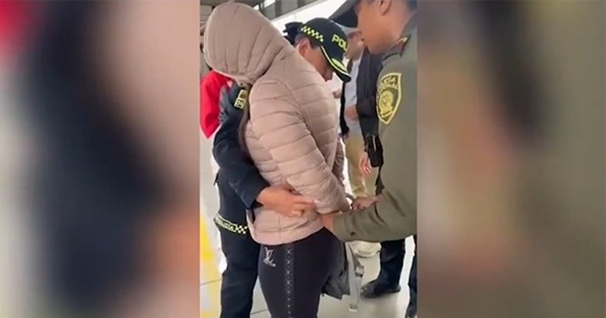 ¡En flagrancia! Una mujer capturada por hurtar siete celulares en TransMilenio 