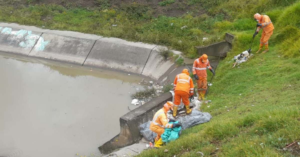 Bogotá fenómeno de La Niña 2024: No arrojes basuras a las calles 