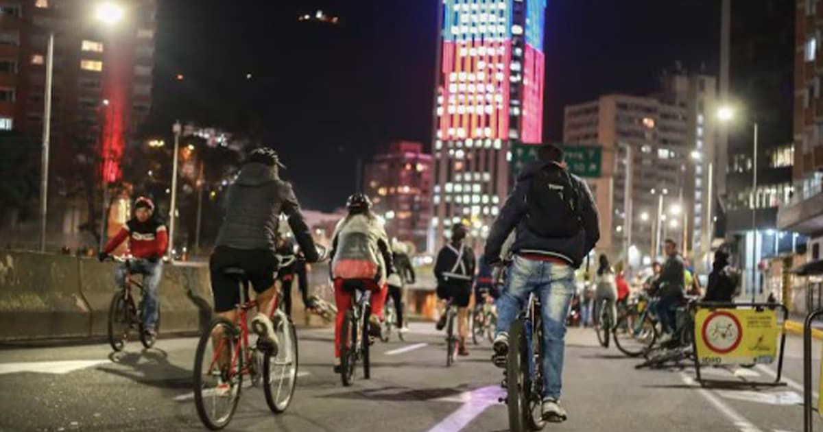 Ciclovía Nocturna en Bogotá jueves 8 de agosto 2024 cierres y desvíos viales