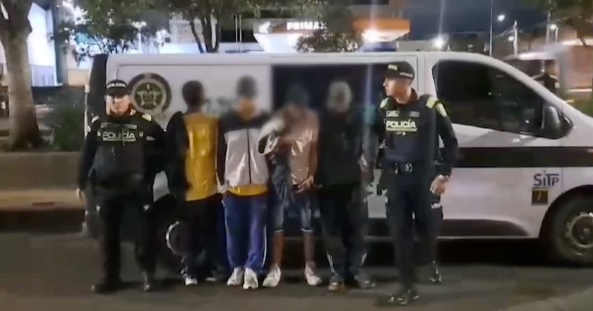 Video: Cuatro capturados por hurto al cosquilleo en TransMilenio en Bogotá