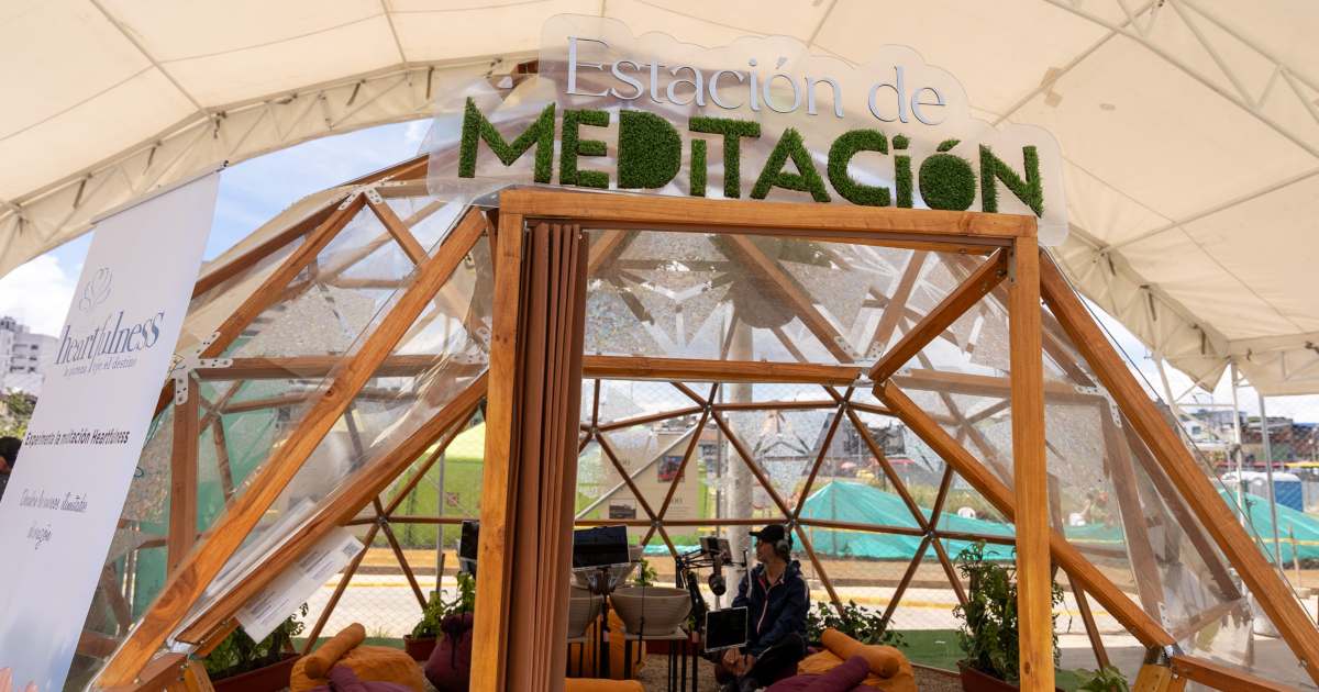 Planes Bogotá: estación meditación temporal en Jardín Estación Central