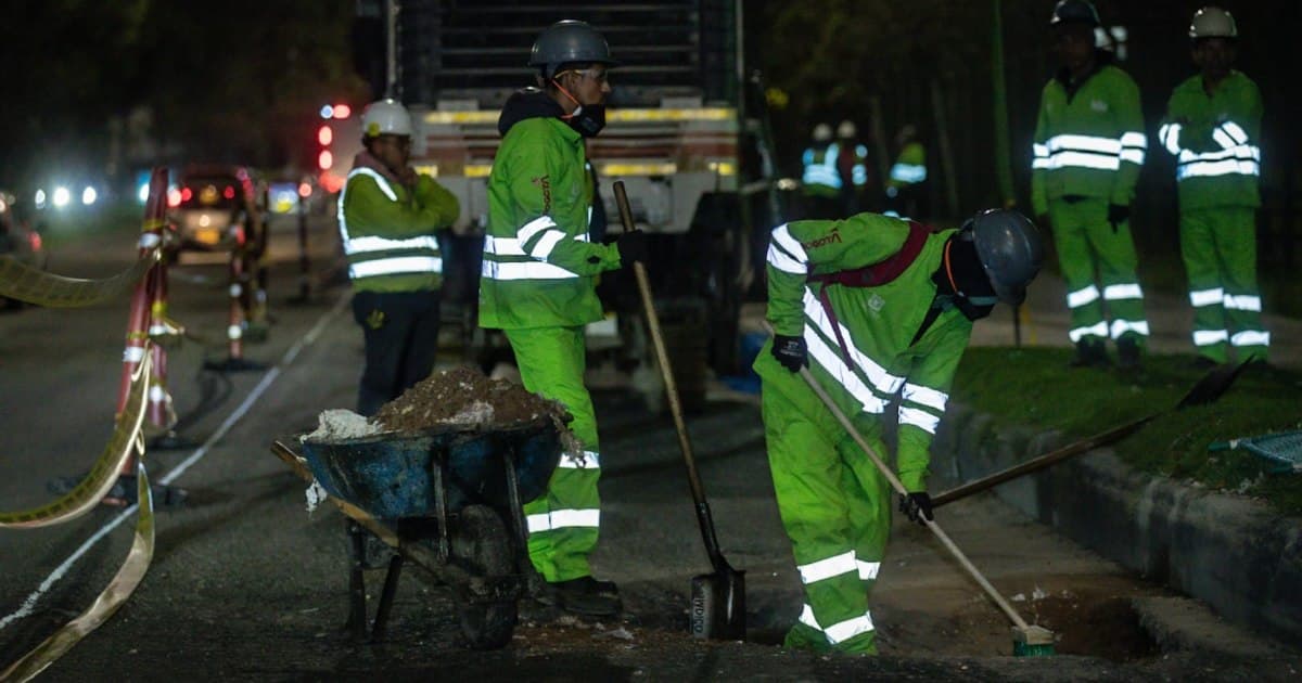 Equipo Tapahuecos en Bogotá conoce las 13 vías principales priorizadas