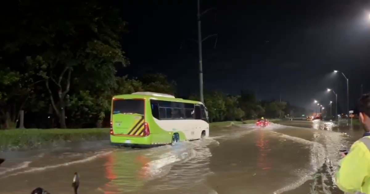 Movilidad en Bogotá dificultades en vías y TransMilenio por lluvias