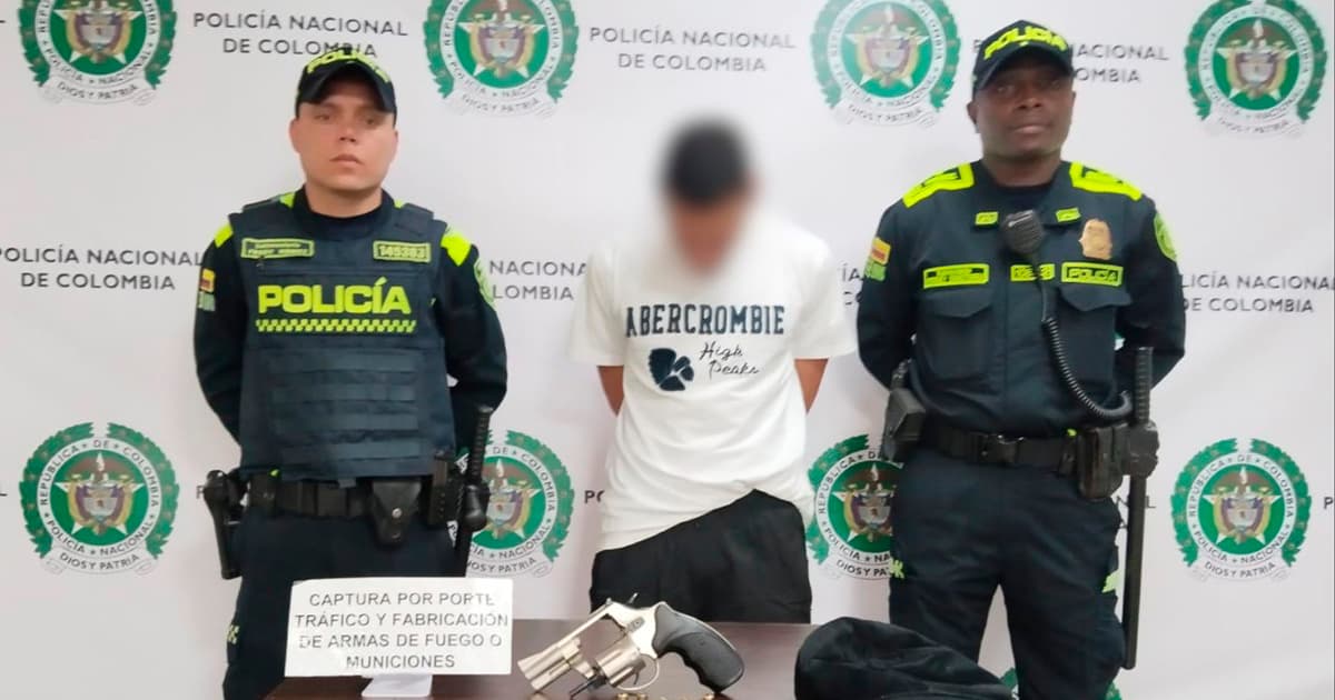 Video: Tras persecución, la Policía detuvo a hombre por robo a tienda en Bogotá