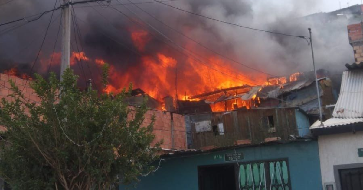 Incendio en Bogotá fue controlado por el cuerpo de Bomberos 