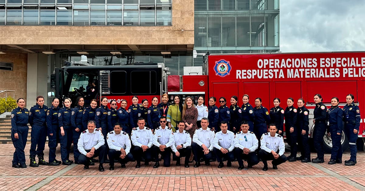 Cursos en Bogotá: Conducción y Operación de Vehículos de Bomberos para mujeres